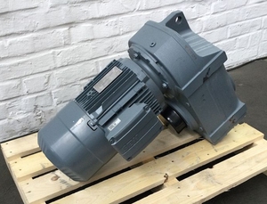 Motorreductor de Aluminio SEWS KA77/T DRN100L4/BE5HR/ES7C 64.75:1, 1000 RPM, 24V, Arranque KA77/T DRN100L4/BE5HR/ES7C - Product Image 2