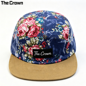 Casquette de camping 5 panneaux à imprimé floral rose avec logo personnalisé, bord en daim uni, patch tissé, vente en gros, fabricant - Product Image 3