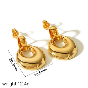 สร้อยคอจี้สแตนเลสกันน้ำแบบมันเงา ต่างหูทรงกลมเคลือบ PVD 18k ชุดเครื่องประดับไม่ลอกสี - Product Image 4