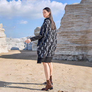 女式羊绒混纺针织连衣裙 月牙形提花图案长袖保暖冬季长裙 - Product Image 5