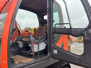 Doosan DX75 7TON Moteur Durable Léger Mini Pelle sur chenilles parfaite pour les travaux d'installation utilitaire Équipement essentiel - Product Image 6