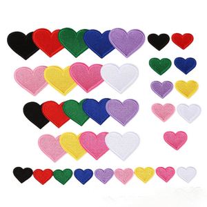 Nouveau Patch Cœur Brodé Thermocollant, Couleurs Variées, Quatre Tailles, Couleur Unie Simple, pour Décoration Chapeau, Sac, Coque de Téléphone - Product Image 1