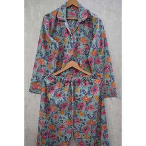 Ensemble de pyjama floral doux, léger et respirant, vêtements de nuit confortables, vêtements décontractés pour la maison, ensemble deux pièces - Product Image 4