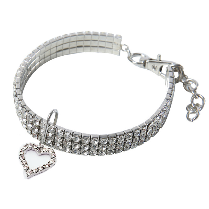 Forme de coeur évidée blanche