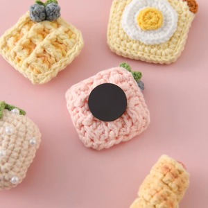 Magnifique aimant décoratif pour réfrigérateur en forme de nourriture, fait main au crochet - Product Image 2