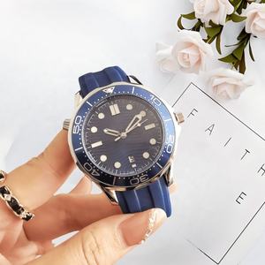 Montres de luxe pour hommes, lumineuses, tendance, montre de plongée sportive pour hommes, bracelet en caoutchouc noir, lunette en or rose, affichage de la date - Product Image 5