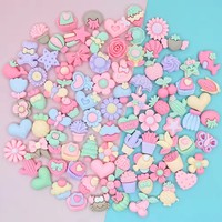 Vente en gros de gobelets à eau en résine miniature, autocollants 3D cartoon pour réfrigérateur, matériel de décoration pour étui de téléphone, type de sculpture
