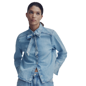 เสื้อเชิ้ตเดนิมลำลองแบบกระดุมสำหรับผู้หญิง ผลิตจากวัสดุที่เป็นมิตรต่อสิ่งแวดล้อม ระบายอากาศได้ดี แขนยาว ทันสมัย น้ำหนักเบา เหมาะสำหรับใส่ในชีวิตประจำวัน รับผลิตแบบ OEM ODM - Product Image 1