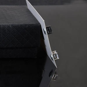 G2397 Boucles d'Oreilles Magnétiques Carrées en Cristal de Zircon en Acier Inoxydable Sans Perçage pour Homme Vente en Gros Bijoux Tendance - Product Image 4