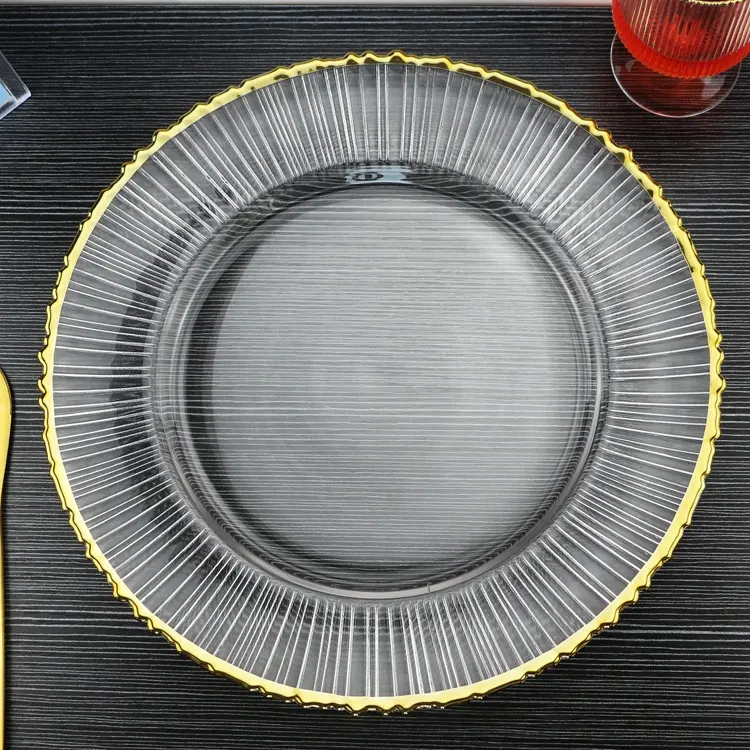 2024 elegan minimalis pola bulat bawah piring garis Strip jelas emas Rim kaca pengisi daya piring untuk acara pernikahan jamuan makan