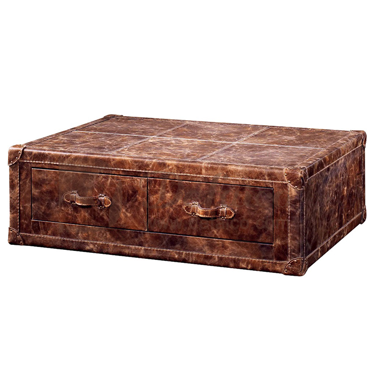 Кожаный багажник в античном стиле