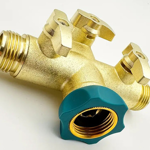 Divisor de manguera de jardín de latón, válvula de 3 vías, rosca de 3/4 pulgadas para riego, duradero, estándar ANSI - Product Image 1
