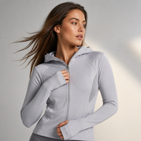 Veste de yoga pour femme UPF50+ coupe ajustée, protection solaire, à capuche, fermeture éclair intégrale, poignets avec trous pour les pouces, empiècements en mesh