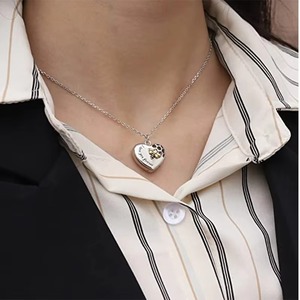Collar con colgante de abeja <span class=keywords><strong>reina</strong></span> en forma de corazón, collar de cenizas de urna de cremación de acero inoxidable, adorno de <span class=keywords><strong>abejorro</strong></span> bonito, regalo conmemorativo - Product Image 4