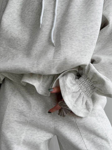 Conjunto Deportivo de 2 Piezas para Mujer, Sudadera Corta con Capucha y Pantalones Deportivos, Estampado Personalizado de Alta Calidad, Bordado, Felpa Francesa de Algodón - Product Image 5