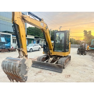 Mini-excavatrice sur chenilles hydraulique CAT 306.5 de 6 tonnes d'occasion en bon état pour l'aménagement paysager et les petites constructions - Product Image 4