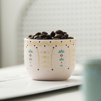 Cadeau voor thuisgebruik Creatieve keramische koffiekop met bloemenmotief Moderne minimalistische stijl Handbediende aromatische theeproefkop