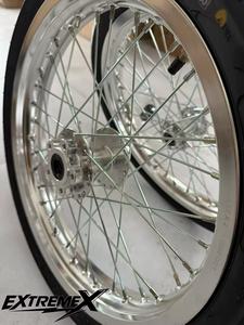 Ensemble de roues Supermoto argentées de 17 pouces pour Sur-Ron Light Bee avec pneus <span class=keywords><strong>CST</strong></span> Street - Product Image 4