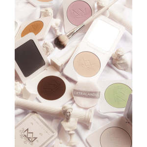 Extralandia Đường Thần Thánh bột nhỏ gọn bóng râm 01 bộ trang điểm chiếu sáng & làm mịn da cho một kết thúc mờ mềm được thực hiện tại Ý - Product Image 6