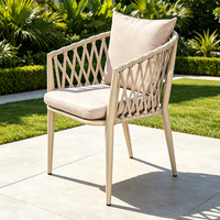 Chaises de salle à manger modernes et durables en osier écologique avec garantie de 3 ans pour restaurants, hôtels et villas, usage extérieur en jardin avec coussin