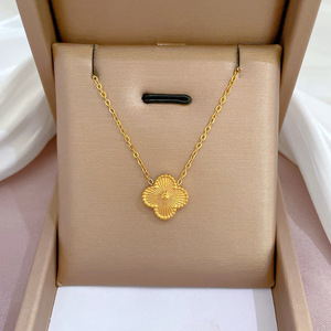Collana Sportiva in Acciaio al Titanio a Catena Bambù con Placcatura in Oro Vero e Ritenzione del Colore, Accessorio Femminile Rosso - Product Image 6