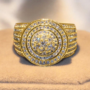 Bague de luxe étincelante pour femme, bijou de doigt élégant et tendance - Product Image 1