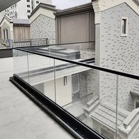 Rampe d'escalier et de balcon en verre trempé feuilleté, sur mesure, de conception moderne et sécurisée, pour usage extérieur