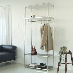 Percheros UrbanSteel Serie Minimalista, Diseño Abierto y Ventilado para Almacenamiento en la Entrada, Aspecto Moderno y Delgado, Ahorro de Espacio para Ropa - Product Image 6