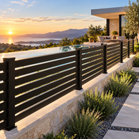 Panneaux de clôture en aluminium thermolaqué à lames verticales personnalisables pour jardins résidentiels