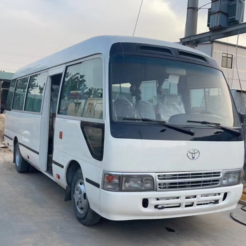 Bonne performance 30 places Bus voiture d'occasion Toyota Coaster Passenger Bus Coach à bas prix