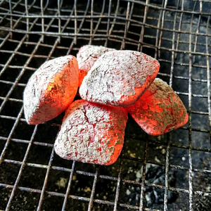 Envío Rápido, Briquetas de Carbón de Cáscara de Coco en Forma de Almohada, OEM ODM, para Barbacoa, Restaurantes y Catering, Alta Densidad, Sin Humo - Product Image 1