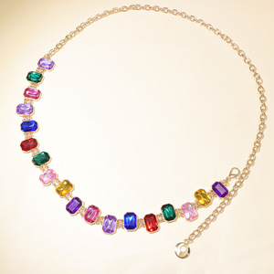 สร้อยคาดเอวคริสตัลหลากสีสำหรับผู้หญิง ประดับเพชรทรงสี่เหลี่ยมสีทอง ดีไซน์เก๋สำหรับงานปาร์ตี้ - Product Image 6