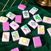 Magnifiques tuiles de mahjong américaines de luxe bicolores en acrylique rose avec motifs tropicaux flamants roses et dragons pour les jeux de société à domicile en vacances