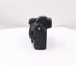 กล้องมิเรอร์เลส Nikon Z7 ของแท้ ขายส่ง ความละเอียด 45.7MP ถ่ายวิดีโอ 4K พร้อมระบบกันสั่นภาพ มือสอง - Product Image 3