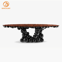 Nouvelle table en laque noire de luxe personnalisable, table à manger d'hôtel 5 étoiles, design de boule en acier inoxydable plaqué or, tables à manger