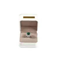 Boîte à bijoux carrée en cuir PU blanc FANXI avec logo personnalisé et options de couleur pour l'affichage de bijoux de mariage