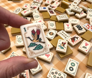 Set <span class=keywords><strong>da</strong></span> Mahjong di Lusso Americano OEM con 160 Tessere in Acrilico e Tavolo <span class=keywords><strong>da</strong></span> Gioco Portatile per Giocatori di Mahjong - Product Image 3