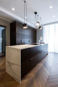 Plan de travail en marbre simple, armoire de cuisine en bois massif pour villa avec un espace super grand, service après-vente sans souci - Product Image 5