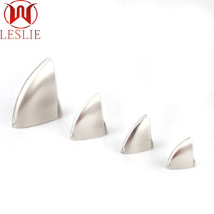 Clips de vidrio con forma de boca de pez Leslie, aleación de zinc, cromo cepillado, para fijación de estantes de gabinetes, conectores - Product Image 1