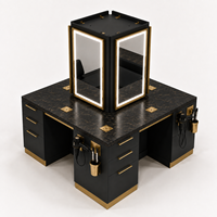 Mobiliario de Lujo para Salón de Belleza, Diseño Personalizado, Estaciones de Estilismo en Negro y Dorado, Superficies con Aspecto de Piedra y Espejos LED