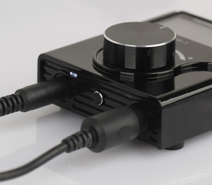 Fuente de Alimentación Portátil con Batería LCD Recargable para Máquinas de Tatuar - Product Image 6
