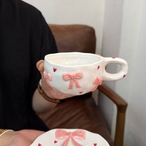 Tasse en céramique mignonne et girly avec cœur en relief et nœud, cadeaux de Noël, tasses à café, produits écologiques, tasse à latte et cappuccino - Product Image 4