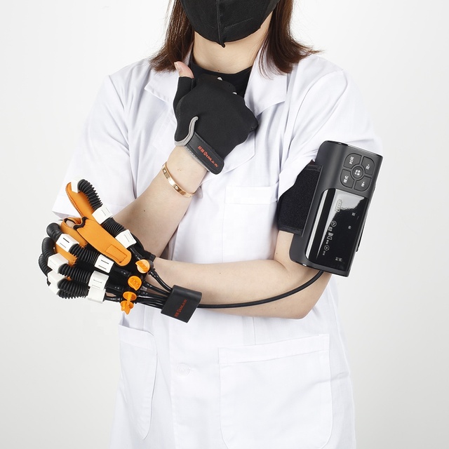 Multi-function Portable Small Hand Rehablittaion Device Robot Gloves for Stroke Patients 1 Year Warranty