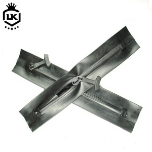 Lanke Biểu Tượng Tùy Chỉnh Có Thể Đặt Vào Nước Màu Đen <span class=keywords><strong>Zip</strong></span> Airproof Dây Kéo Băng Cuộn 100% Dây Kéo Không Thấm Nước Cho Lặn Phù Hợp Với - Product Image 1