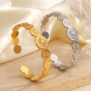 ขายส่งแฟชั่น สร้อยข้อมือสแตนเลสชุบทอง 18K PVD ปรับขนาดได้ ดีไซน์ลายรัศมีดวงอาทิตย์ อื่นๆ |   ทนทาน กันน้ำ - Product Image 6