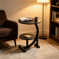 Table d'appoint en pierre frittée à double niveau en forme de C avec cadre en métal noir, table de chevet pour salon, chambre et hôtel