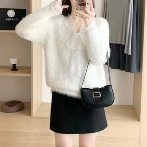 เสื้อสเวตเตอร์ลำลองผ้าขนแกะแขนยาวคอวีสำหรับผู้หญิงเสื้อสเวตเตอร์ลูกไม้ด้านหน้าโลโก้งานเย็บปะดีไซน์ทรงหลวม - Product Image 2