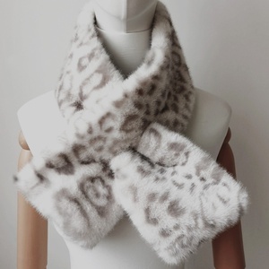 Bufanda de Invierno Estilo Europeo Americano para Mujer, Piel Sintética de Conejo Rex con Estampado de Leopardo, Calentador de Cuello de Visón Sintético, Diseño Cruzado - Product Image 3