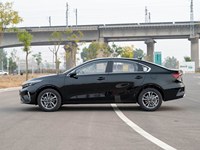 Offre Spéciale 2024 Nouvelle Kia K3 1.5L CVT Essence Berline Confort Plus Conduite à Gauche pour Jeunes Familles et Commuters Urbains