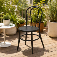 Chaise de salle à manger empilable en fer forgé moderne et durable avec dossier croisé, pour l'extérieur et l'hôtellerie, vente en gros